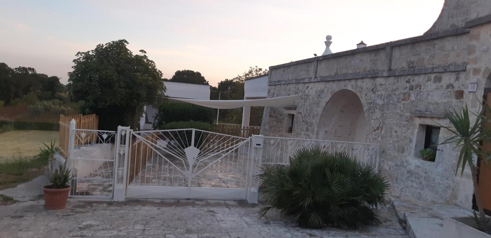 Valle D'Itria Trulli E Alcova Mikael Чистернино Экстерьер фото