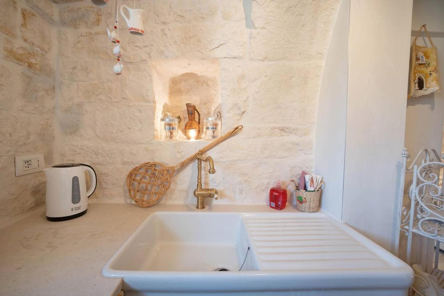Valle D'Itria Trulli E Alcova Mikael Чистернино Экстерьер фото