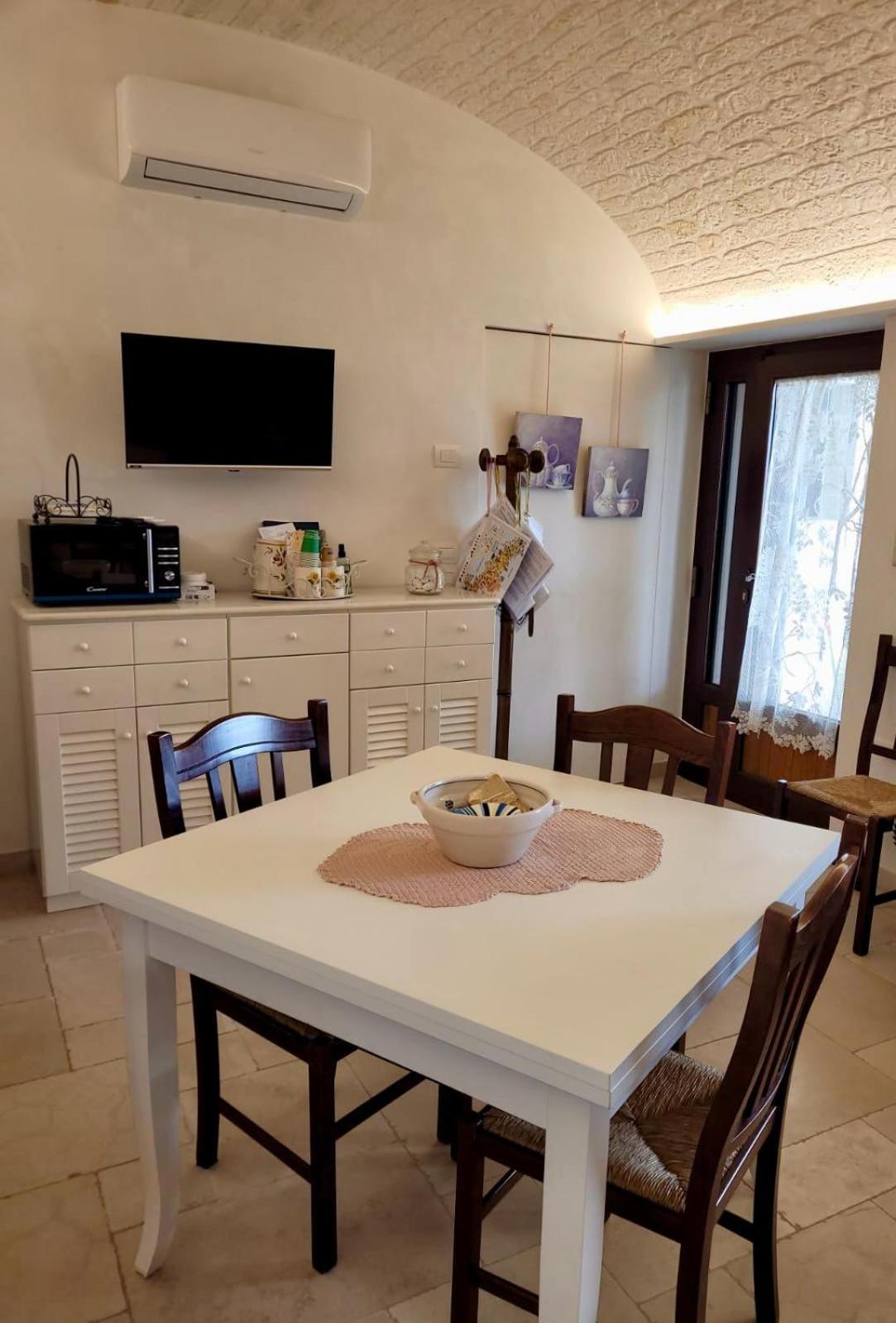 Valle D'Itria Trulli E Alcova Mikael Чистернино Экстерьер фото